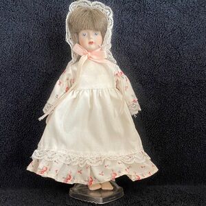 Vintage Gift of World Gotham China Doll DO1101A  Rosebud Porcelain Doll